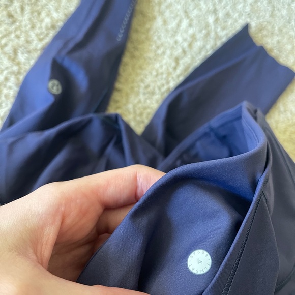 Lululemon Navy Leggings - Picture 4 of 4
